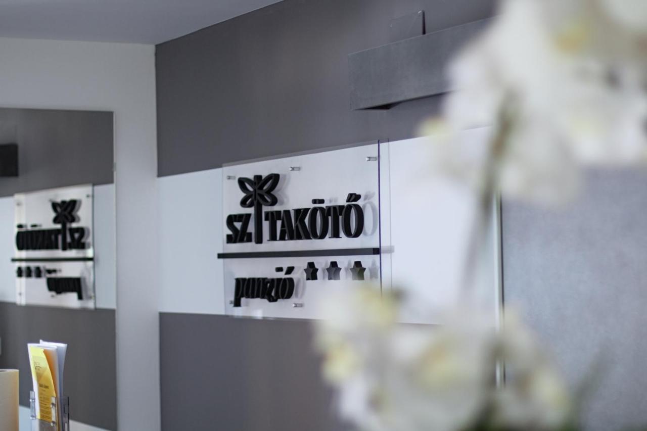 Szitakoeto Panzio Hotel Tiszafured Exterior photo
